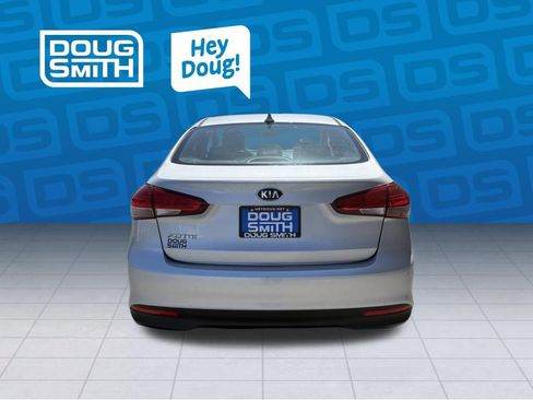Used 2018 Kia Forte LX FWD image 3