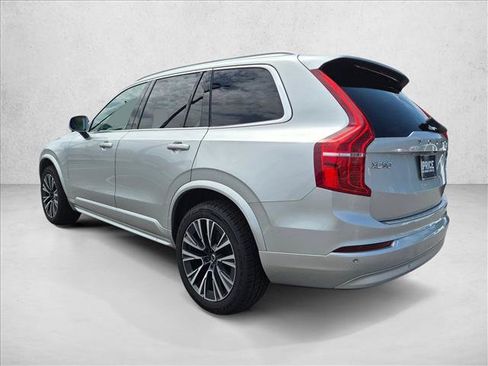 Used 2022 Volvo XC90 T5 Momentum FWD image 8