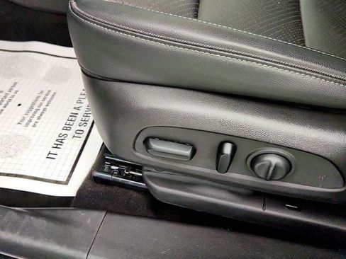 Used 2022 Buick Encore GX Essence image 11