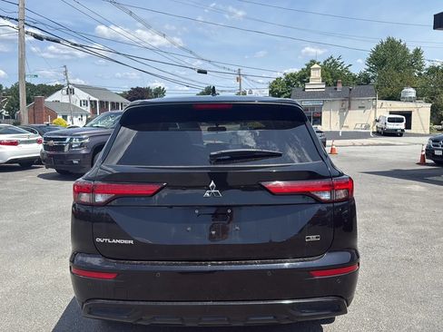 Used 2024 Mitsubishi Outlander FWD image 8