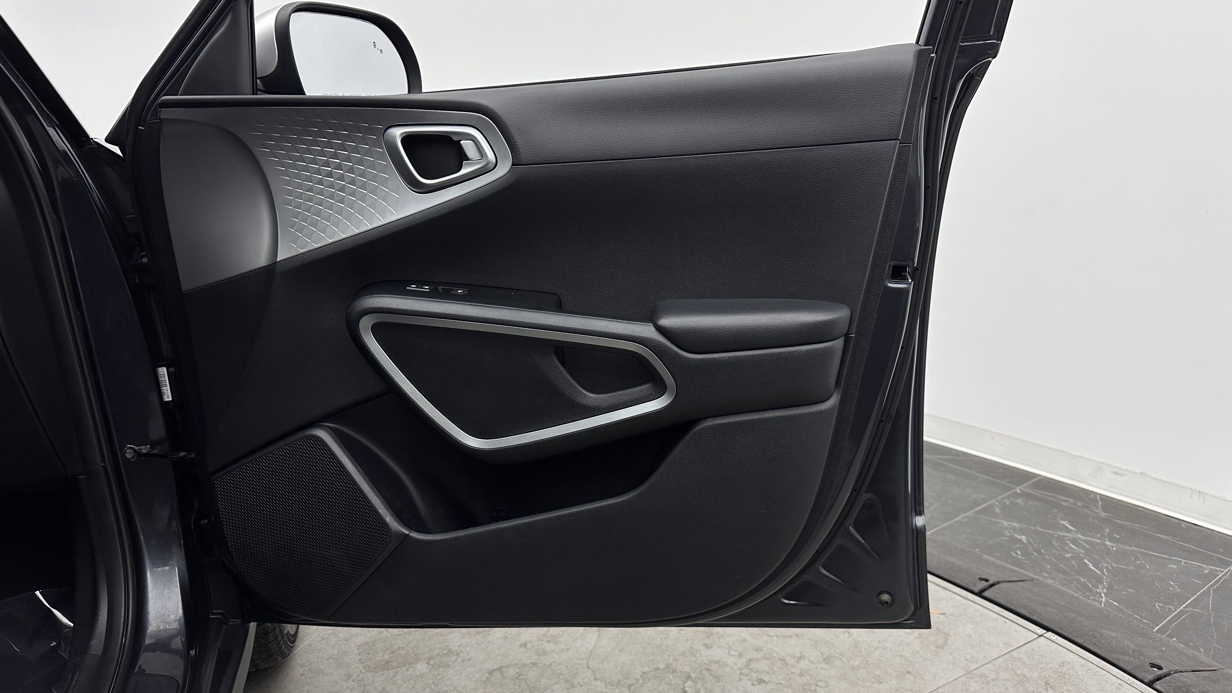 Used 2020 Kia Soul X-Line FWD image 31