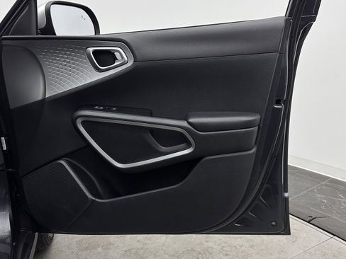 Used 2020 Kia Soul X-Line FWD image 31