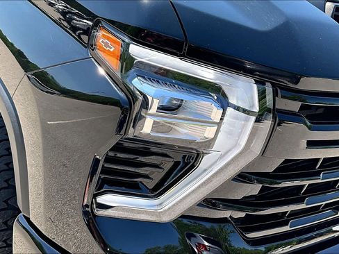 Used 2024 Chevrolet Silverado 2500 LTZ w/ LTZ Plus Package image 28
