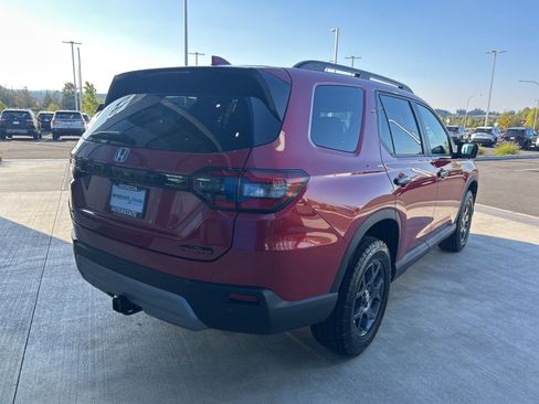 New 2025 Honda Pilot TrailSport image 5