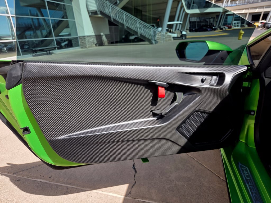 Used 2024 Lamborghini Huracan Tecnica RWD image 4