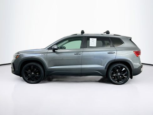 Used 2023 Volkswagen Taos SE w/ Panoramic Sunroof Package AWD/4WD image 4