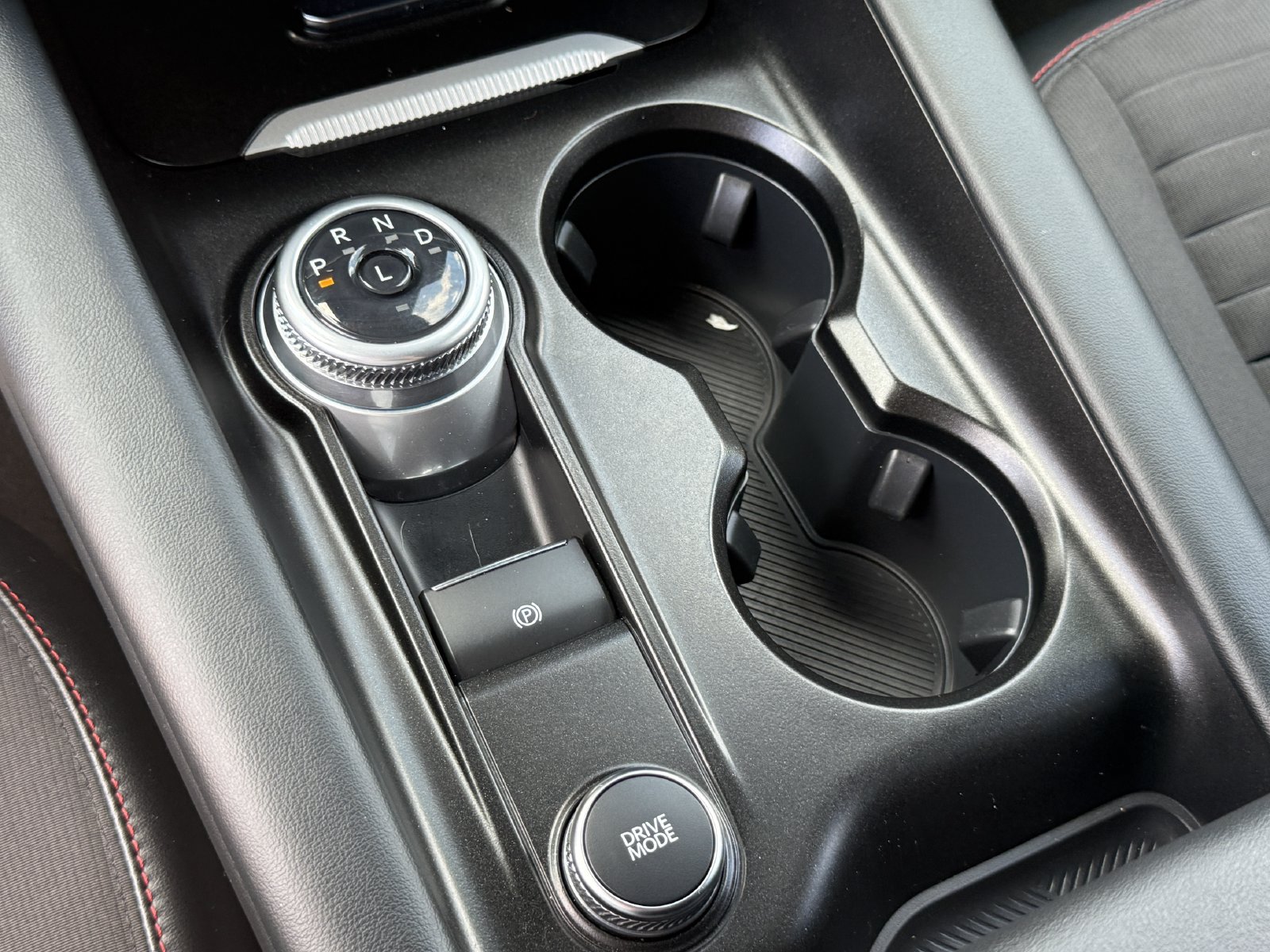Certified 2025 Ford Explorer ST-Line AWD/4WD image 34