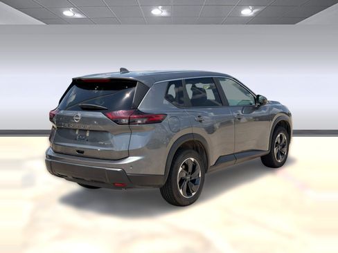 Used 2024 Nissan Rogue SV AWD/4WD image 9
