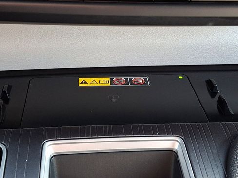 Used 2025 Toyota Sienna LE image 24