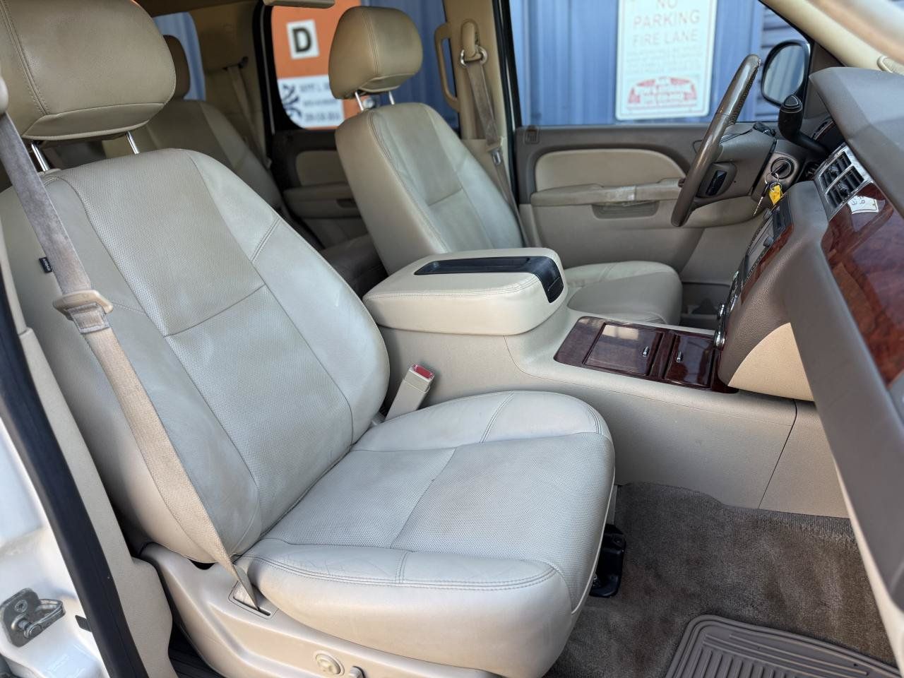 Used 2013 Chevrolet Tahoe LTZ AWD/4WD image 18