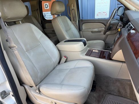 Used 2013 Chevrolet Tahoe LTZ AWD/4WD image 18