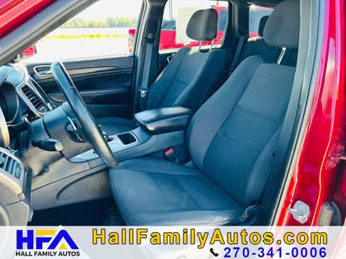 Used 2014 Jeep Grand Cherokee Laredo w/ 18" Wheel & 8.4" Radio Group AWD/4WD image 11