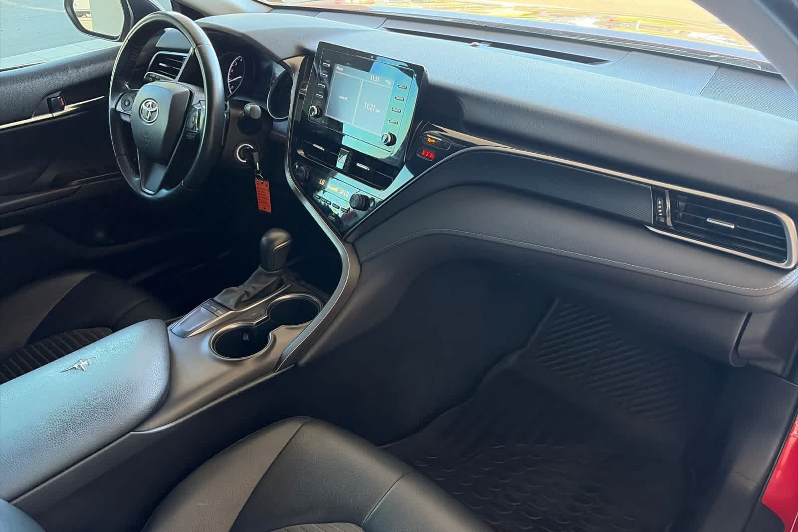 Used 2022 Toyota Camry SE FWD image 15