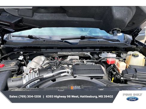 Used 2024 Chevrolet Silverado 2500 LTZ w/ LTZ Convenience Package AWD/4WD image 8