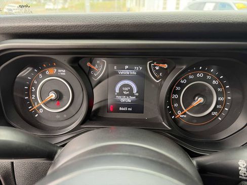 Used 2024 Jeep Wrangler Unlimited Sport AWD/4WD image 10