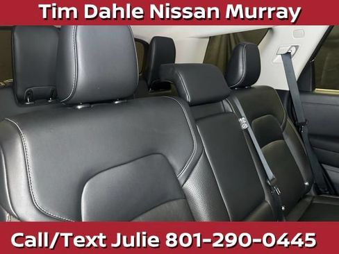 Used 2023 Nissan Pathfinder SL AWD/4WD image 19