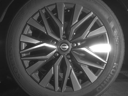 Used 2025 Nissan Altima 2.5 SV image 14