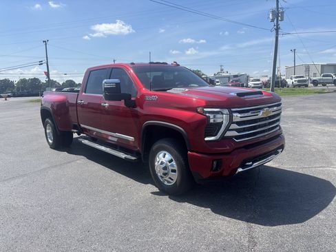 Used 2024 Chevrolet Silverado 3500 High Country w/ High Country Premium Package AWD/4WD image 1