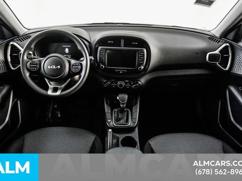 Used 2025 Kia Soul LX w/ LX Technology Package FWD image 17