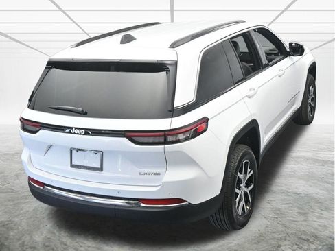 Used 2025 Jeep Grand Cherokee Limited image 50