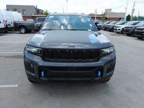Used 2024 Jeep Grand Cherokee Trailhawk image 13