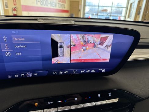 Used 2025 Buick Enclave Preferred image 12