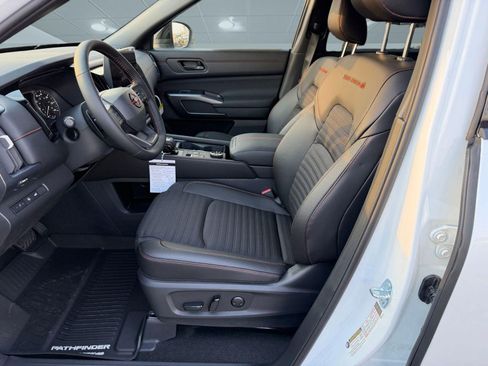 New 2026 Nissan Pathfinder Rock Creek image 5