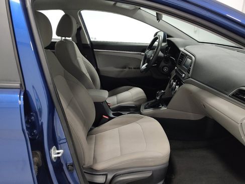 Used 2019 Hyundai Elantra SE FWD image 21