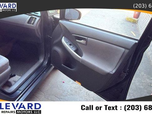 Used 2010 Toyota Prius Five FWD image 31