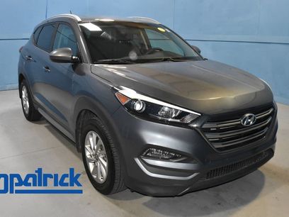 Used 2017 Hyundai Tucson SE w/ SE Popular Package 02