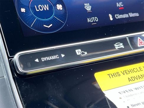 Certified 2025 Mercedes-Benz GLC 300 4MATIC image 32