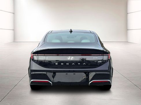 New 2026 Hyundai Sonata Limited FWD image 6