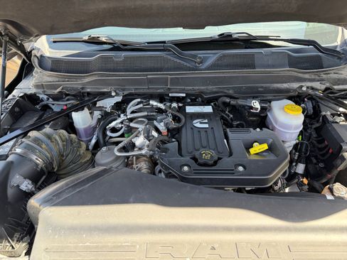 Used 2025 RAM 3500 Limited AWD/4WD image 33