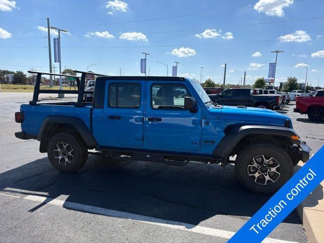 Used 2024 Jeep Gladiator Sport AWD/4WD image 4