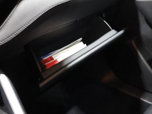 Certified 2022 Toyota Highlander XLE image 28