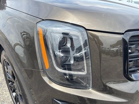 Used 2022 Kia Telluride SX w/ Nightfall Edition Package AWD/4WD image 9
