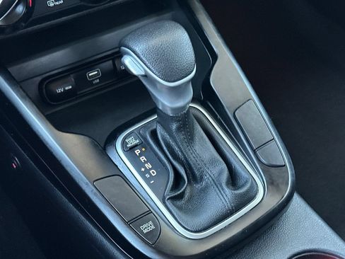 Used 2023 Kia Soul LX w/ LX Technology Package FWD image 21