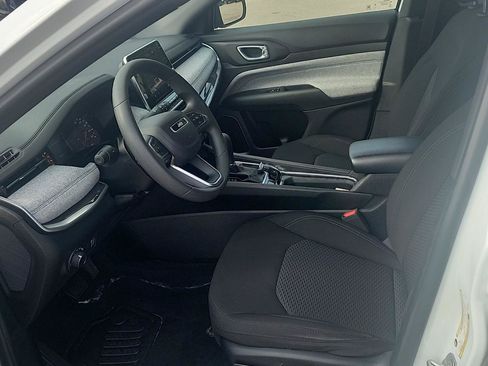 Certified 2025 Jeep Compass Sport AWD/4WD image 3