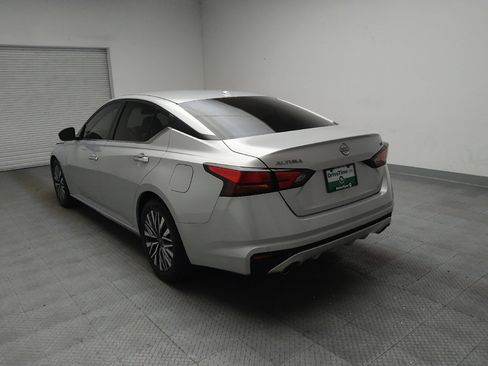 Used 2023 Nissan Altima 2.5 SV w/ SV Premium Package FWD image 5