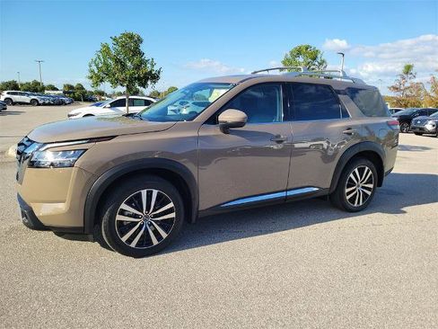 Certified 2024 Nissan Pathfinder Platinum w/ Cargo Package image 9