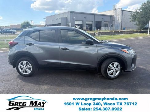 Used 2024 Nissan Kicks S FWD image 2