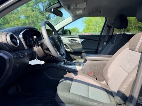 Used 2024 Chevrolet Blazer LT w/ Convenience Package FWD image 6