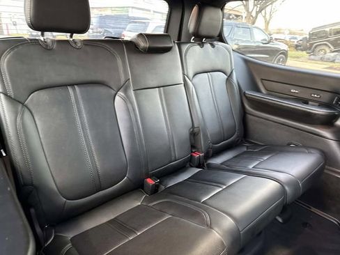 Used 2025 Jeep Wagoneer Series II image 14