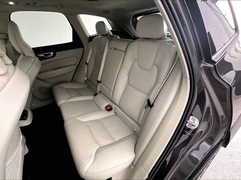 Certified 2023 Volvo XC60 B6 Ultimate w/ Protection Package Premier image 31