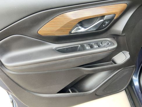 Used 2018 GMC Terrain SLE image 12