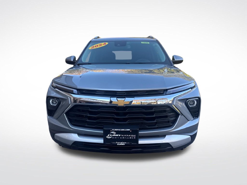 Used 2024 Chevrolet TrailBlazer LT w/ Convenience Package AWD/4WD image 2