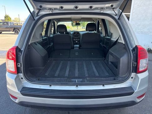 Used 2012 Jeep Compass Latitude AWD/4WD image 23