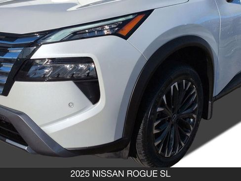 Certified 2025 Nissan Rogue SL w/ Tech Package AWD/4WD image 10