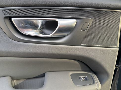 New 2026 Volvo XC60 B5 Ultra w/ Climate Package image 19