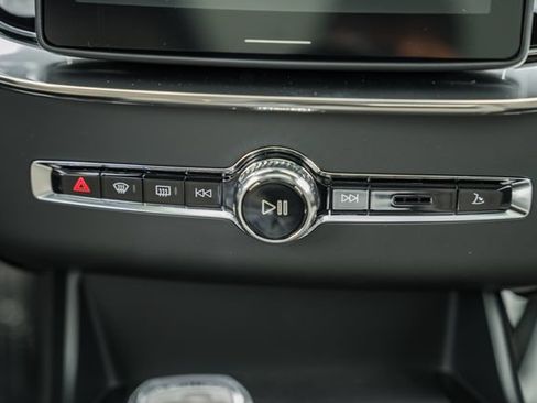 New 2026 Volvo XC90 T8 Plus w/ Protection Package Premier AWD/4WD image 23